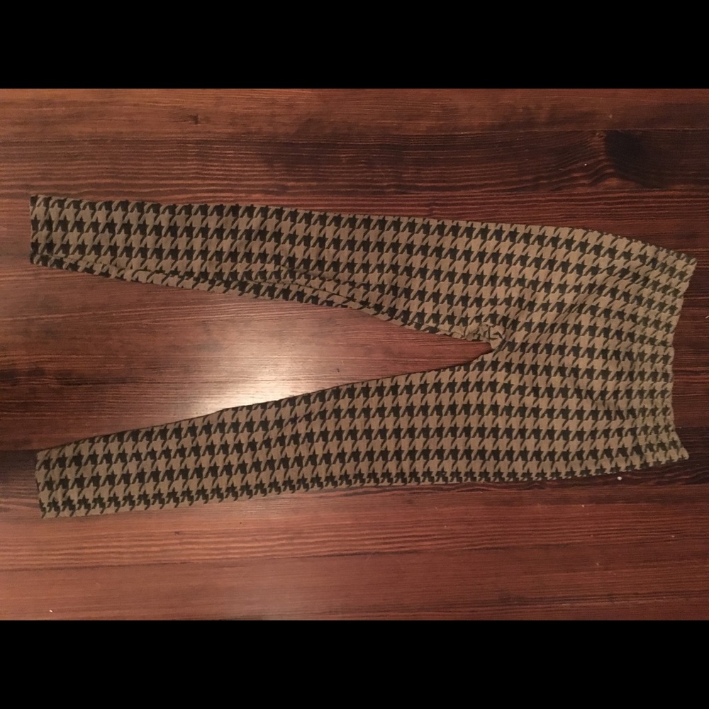 NWOT High-waisted Houndstooth Leggings